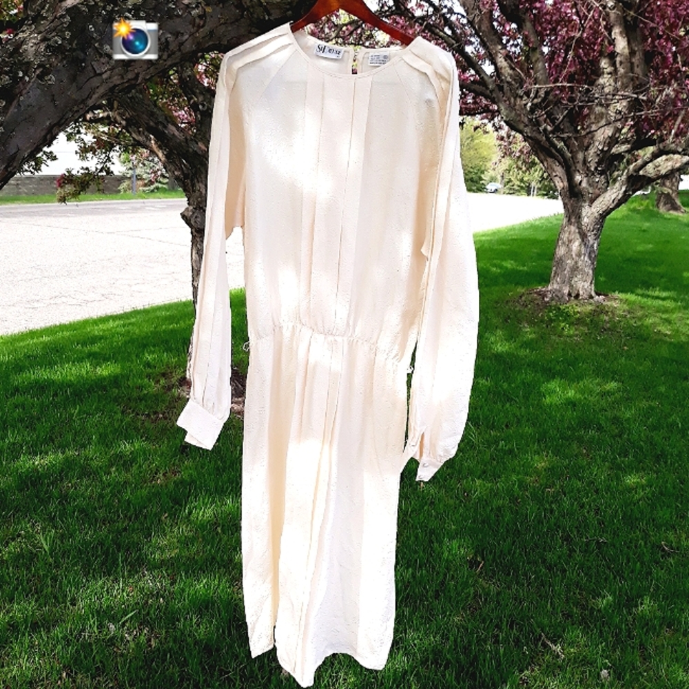 Vintage St. Pierre Ltd. Pleated Silk Shift Dress Size 6 Cream